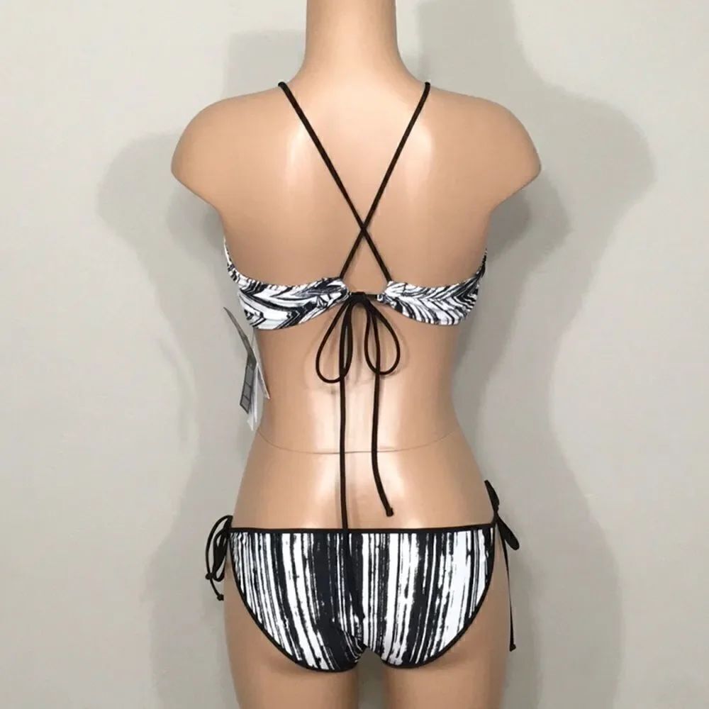 VOLCOM high neck string bikini. M/L and S/XS - Picture 10 of 16